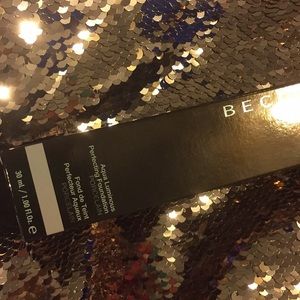 Becca Aqua Luminous Perfecting Foundation